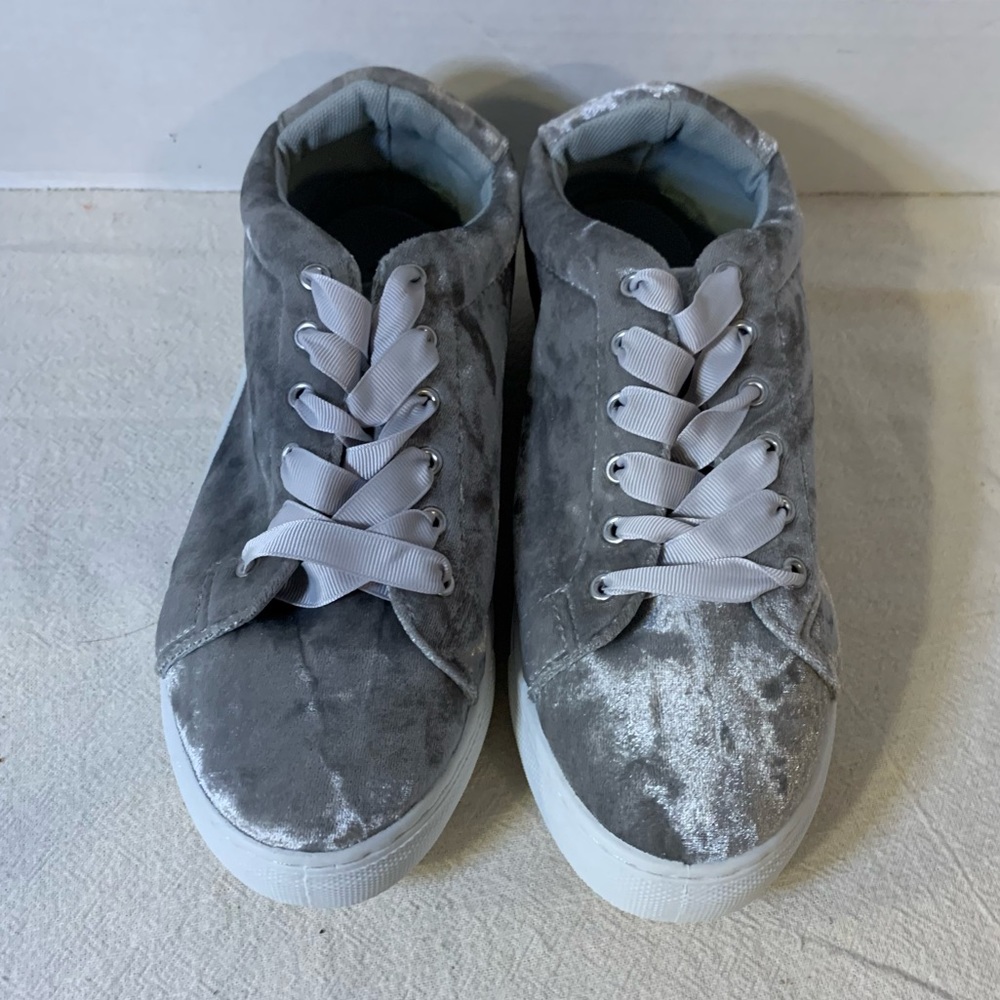 NIB: Womens Size 8 Sneakers Grey Crush Velvet by Qupid